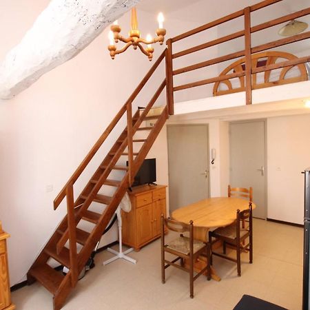 Charmant Appart 4 Personnes Plein Centre Riez Exterior photo